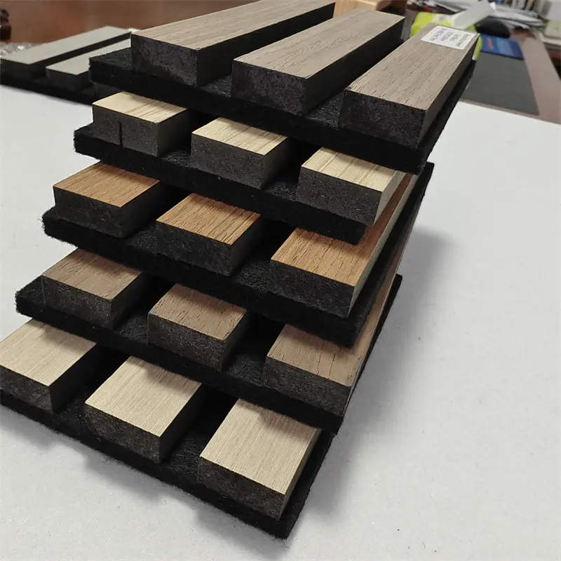 Painel de parede de ripas de madeira acústica